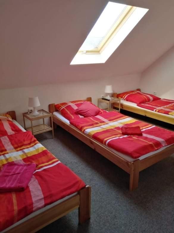 Bakin Bar Hotell Třebíč Eksteriør bilde